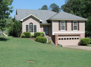 217 Sweetbriar Ln, Prattville, AL 36067