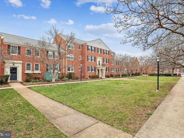6733 W Wakefield Dr APT B1, Alexandria, VA 22307