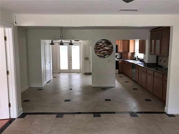 3rd image of 430 Amick Way
