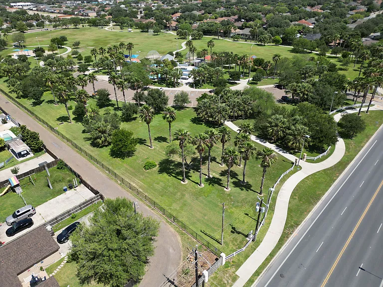 Villas on Ware — Photo 4
