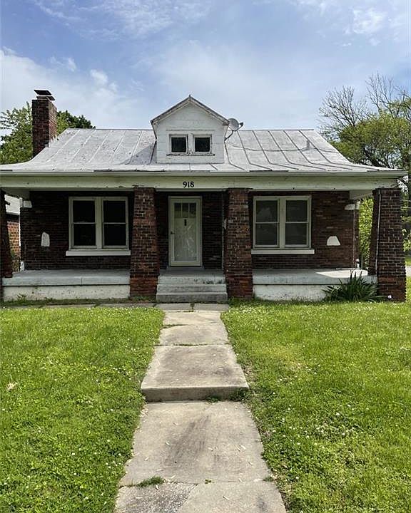 1st image of 918 Cherry Dr