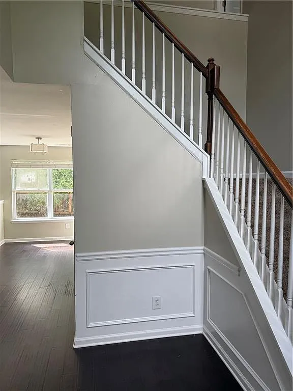 4 bed, 2.5 bath, 2494 sqft, $2,500 — Photo 3