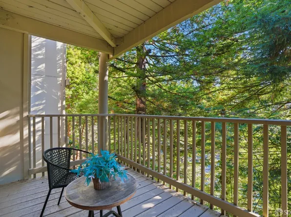 391 Mandarin Dr APT 208, Daly City, CA 94015