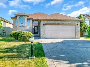 181 Rockhaven Dr, Lakeshore, ON N9K1E9