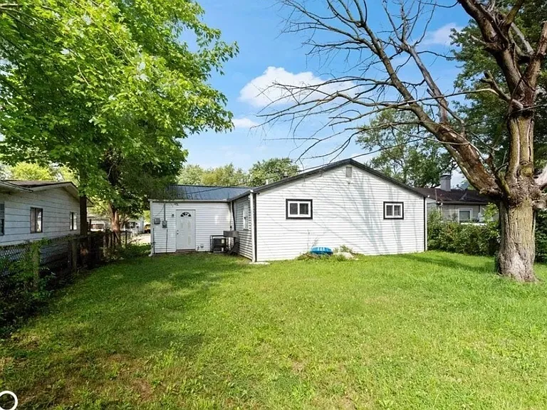 3125 N Bancroft St — Photo 16