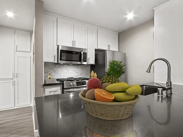 Sepulveda West Apartments — Photo 36