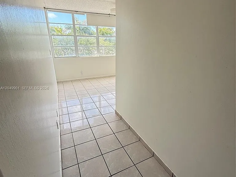 2025 NE 164th St #318 — Photo 6