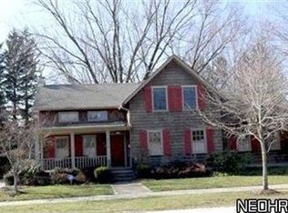 225 Barrett Rd, Berea, OH 44017