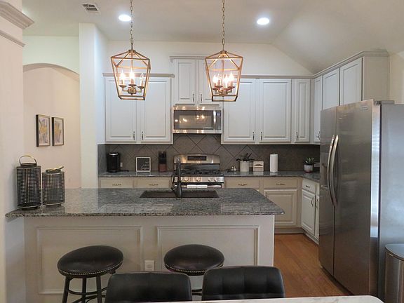 4th image of 5104 Blackwood Dr