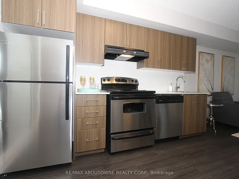 561 Sherbourne St #3207 — Photo 4