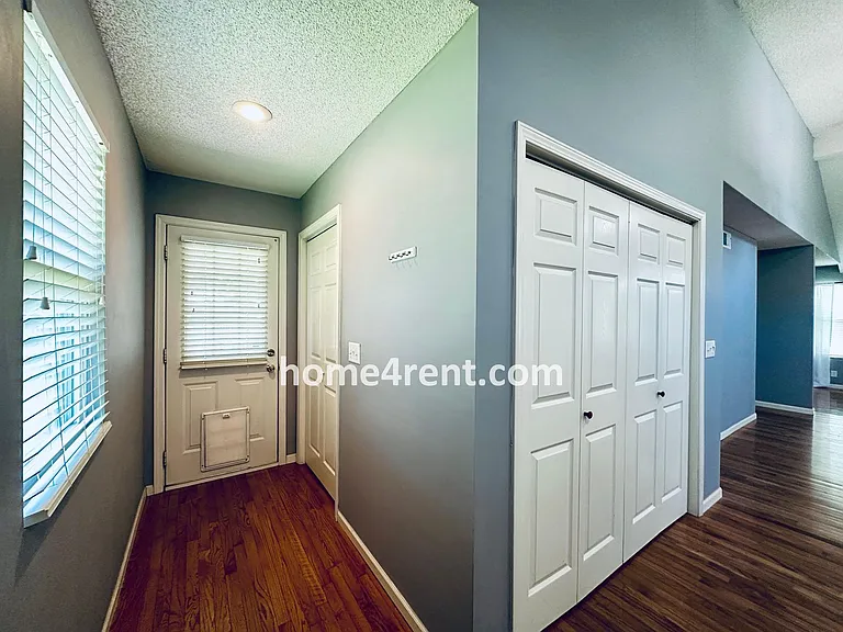 8601 England St — Photo 42