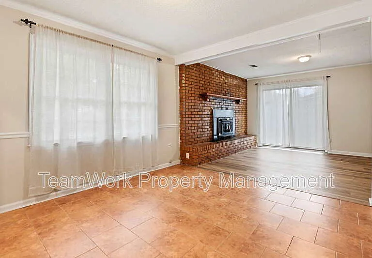 4467 Donwood Cir — Photo 18