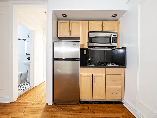 Rented by City Connections Realty | media 11