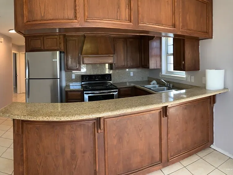 3708 W Sarah Evans — Photo 4