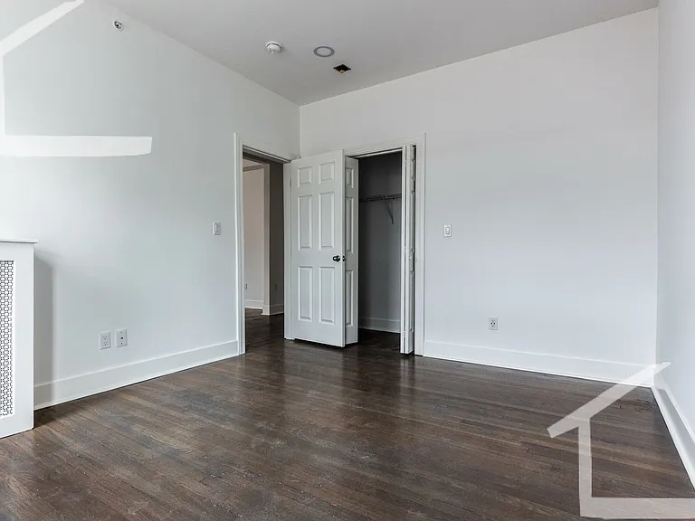 11 Queensberry St #49A — Photo 6