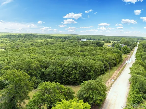 8250 Valley View Dr, Beggs, OK 74421