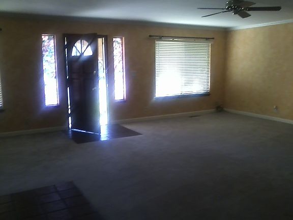 4th image of 233 Marylinn Dr