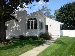 3667 Locust Ave, Seaford, NY 11783