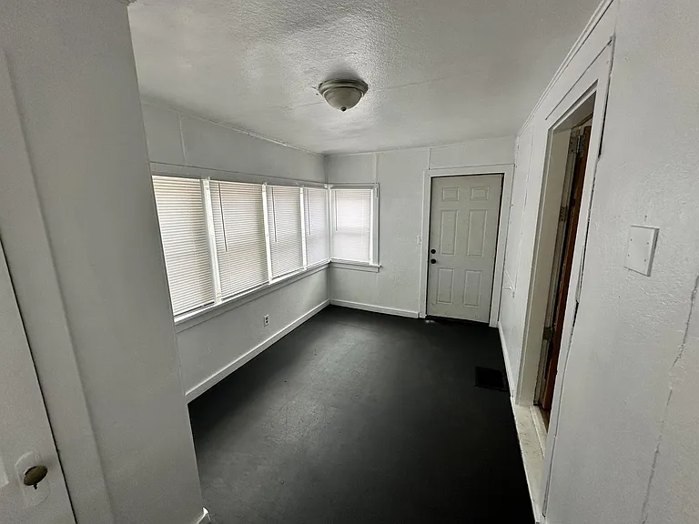 1404 S Main St #STREET1 — Photo 17