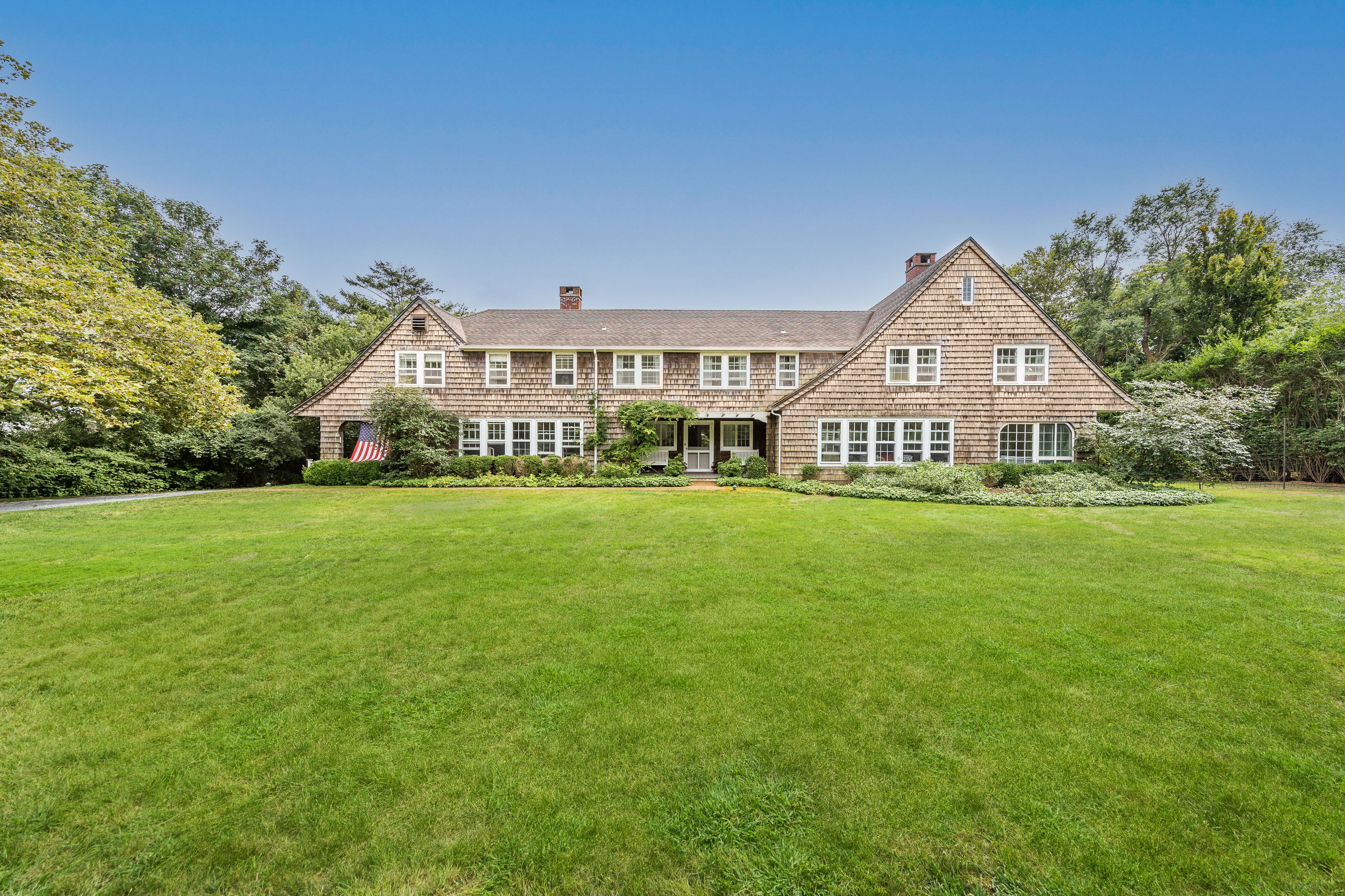 53 Lily Pond Ln, East Hampton, NY 11937 Out East