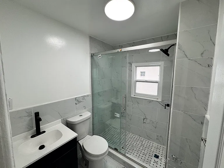 136 W 25th St #2 — Photo 4