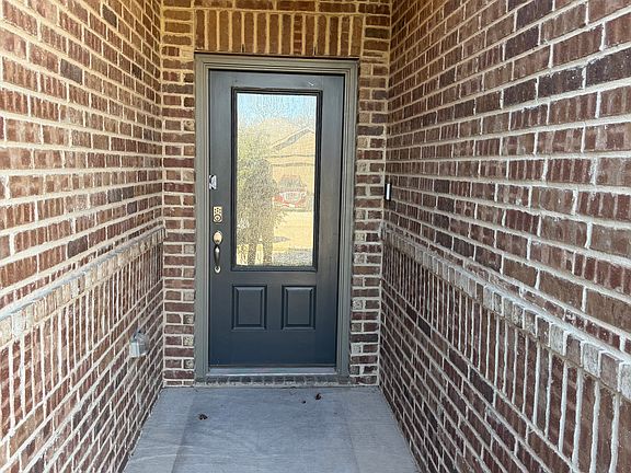 2nd image of 2204 Georgetown St