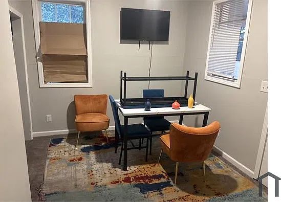 3 bed, 1000 sqft, $1,150 — Photo 2