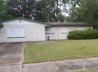 5840 Rover Dr, Jacksonville, FL 32244
