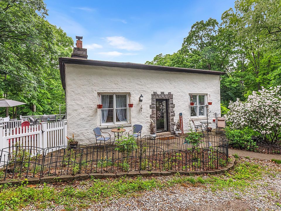 1st image of 11 Forest Place
