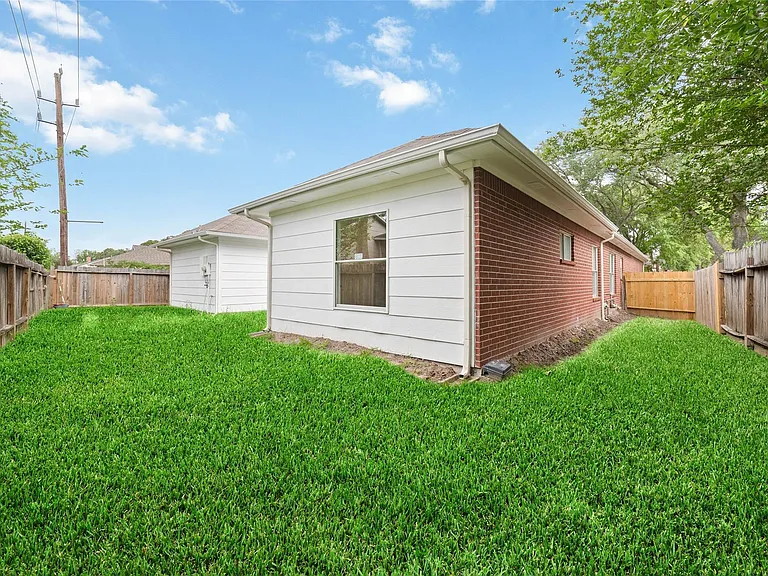 4211 Torrey Creek Ln — Photo 21