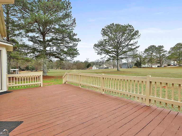 544 Sullivan Rd — Photo 28