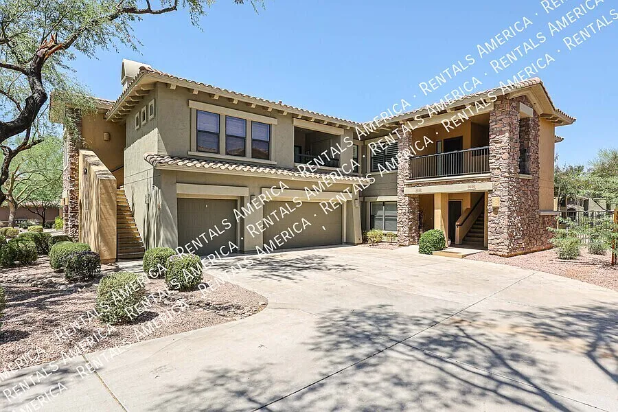 Charming 2 Bedroom, 2 Bath Condo with Garage in a Prime Location! — Photo 4