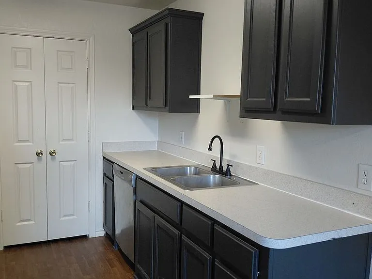 1561 Greenwood Rd #103 — Photo 11