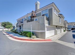 690 Azure Ln, Corona, CA 92879