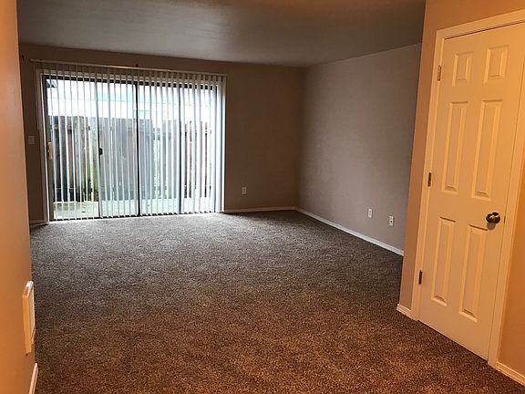 5th image of 1405 Lewis St #16