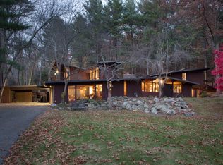 15 Hobbs Rd, Wayland, MA 01778