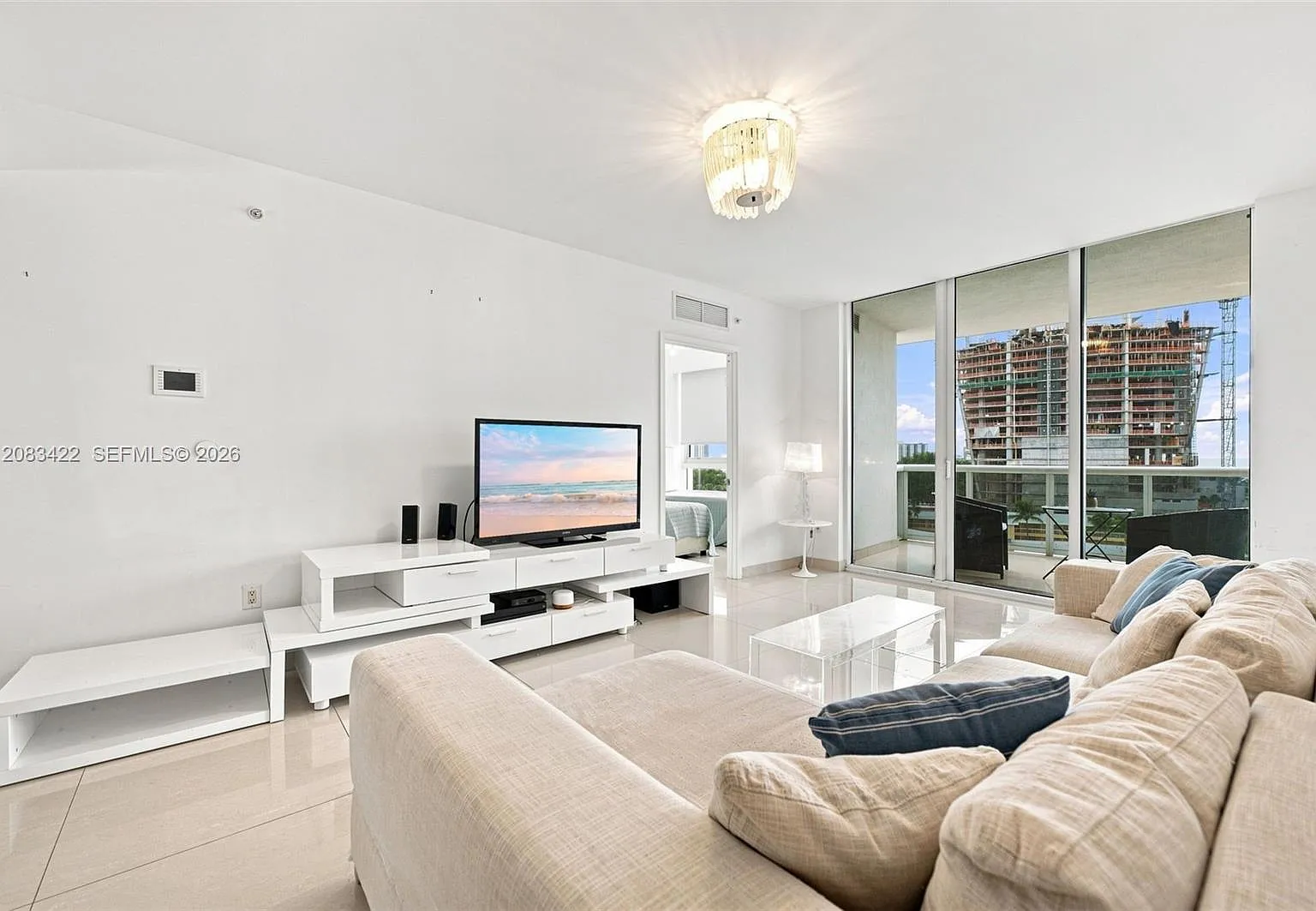 Trump Royale Condo — Photo 4