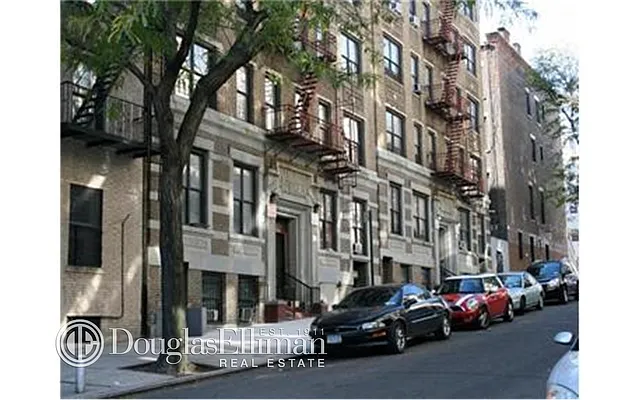 Sold by Douglas Elliman | media 14