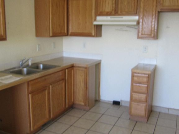 2nd image of 1005 E 24th Street Ln