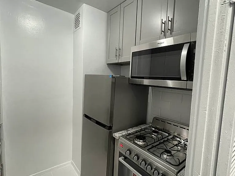 1360 Ocean Pkwy #4M — Photo 3