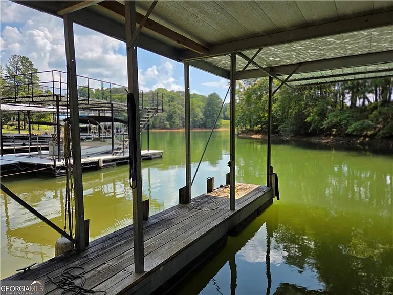 984 Overlook Dr — Photo 24