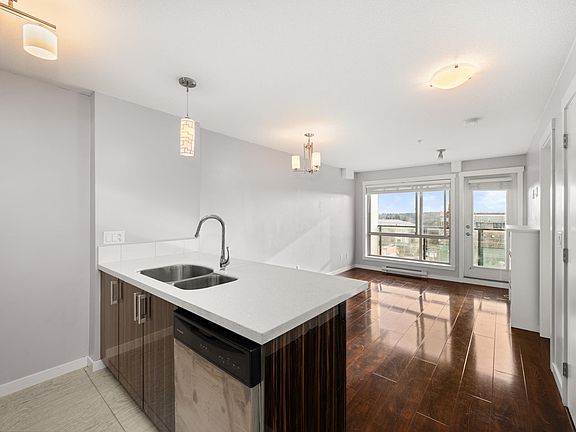 4th image of 22318 Lougheed Hwy #503