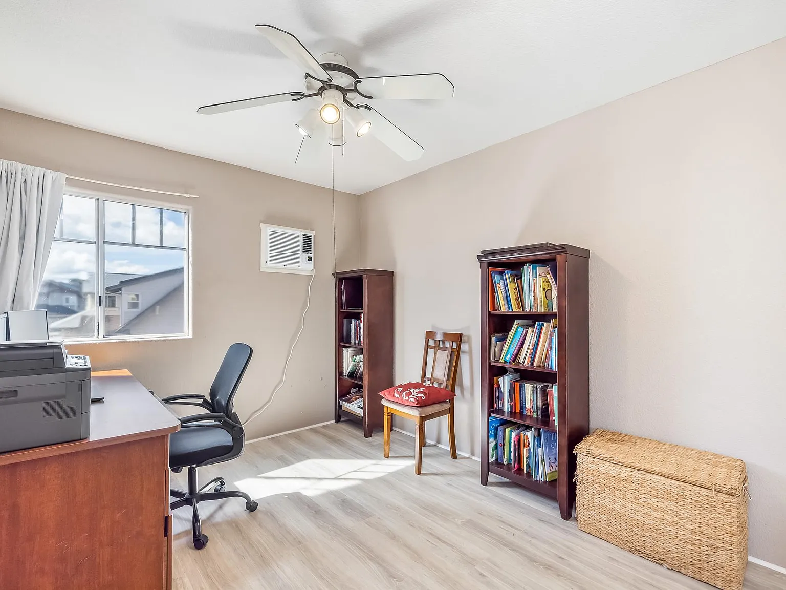 3 bed, 2.5 bath, 1243 sqft, $3,625 — Photo 3