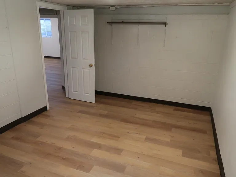 8118 W Eastwood Ave — Photo 14