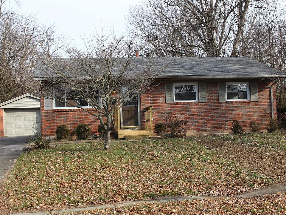 1st image of 327 Stoneybrook Dr