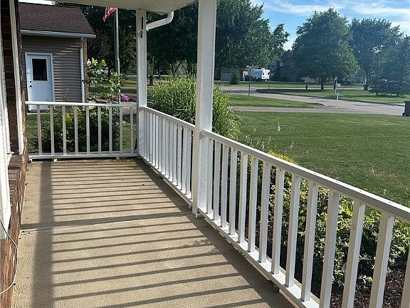 4th image of 6803 Hidden Valley Dr