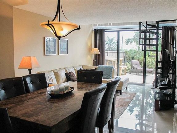 4th image of 1830 Embassy Dr APT 123