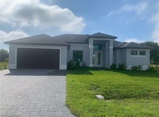 702 SE 1st Terrace Cpe, Coral, FL 33990