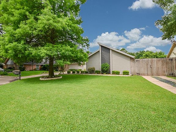 2nd image of 2907 Fontana Dr