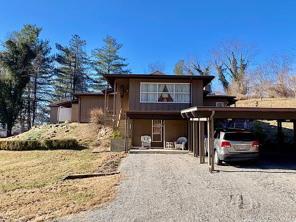 3rd image of 4425 Hickory Ln
